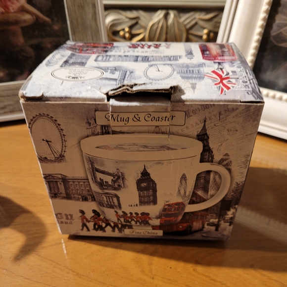 Leonardo collection coffee mug and coaster. - Picture 5 of 16